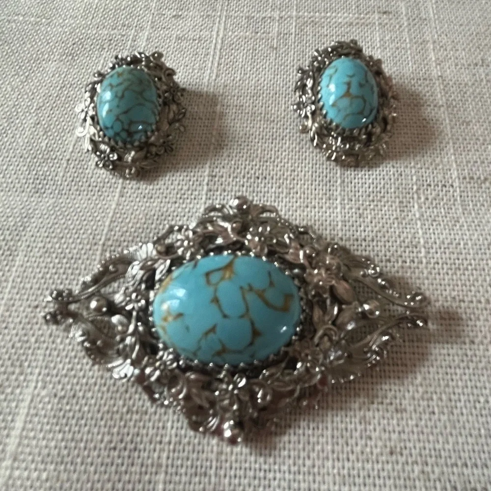 Vintage Whiting and Davis turquoise silver Brooch and Earrings Set, Rare Find..